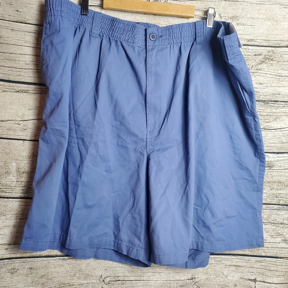 HB Loose Fit Elastic Waist Shorts Size 3XL.Waist approx: 23 inchesInseam ap